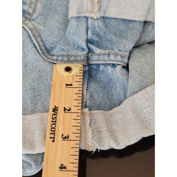 Vintage Denim Republic High Rise Light Wash Roll Cuff Mom Jean Shorts - Picture 6 of 6